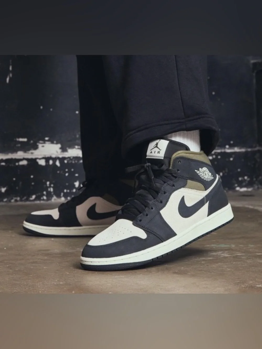 Air Jordan 1 Mid SE